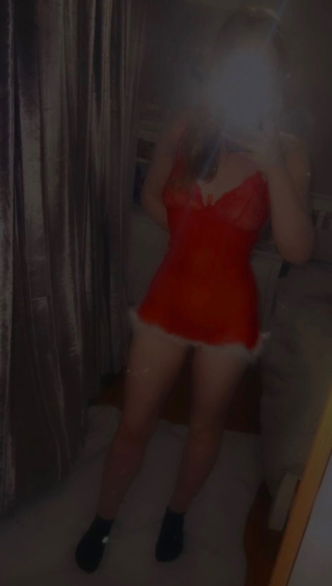 Mia Maey's avatar