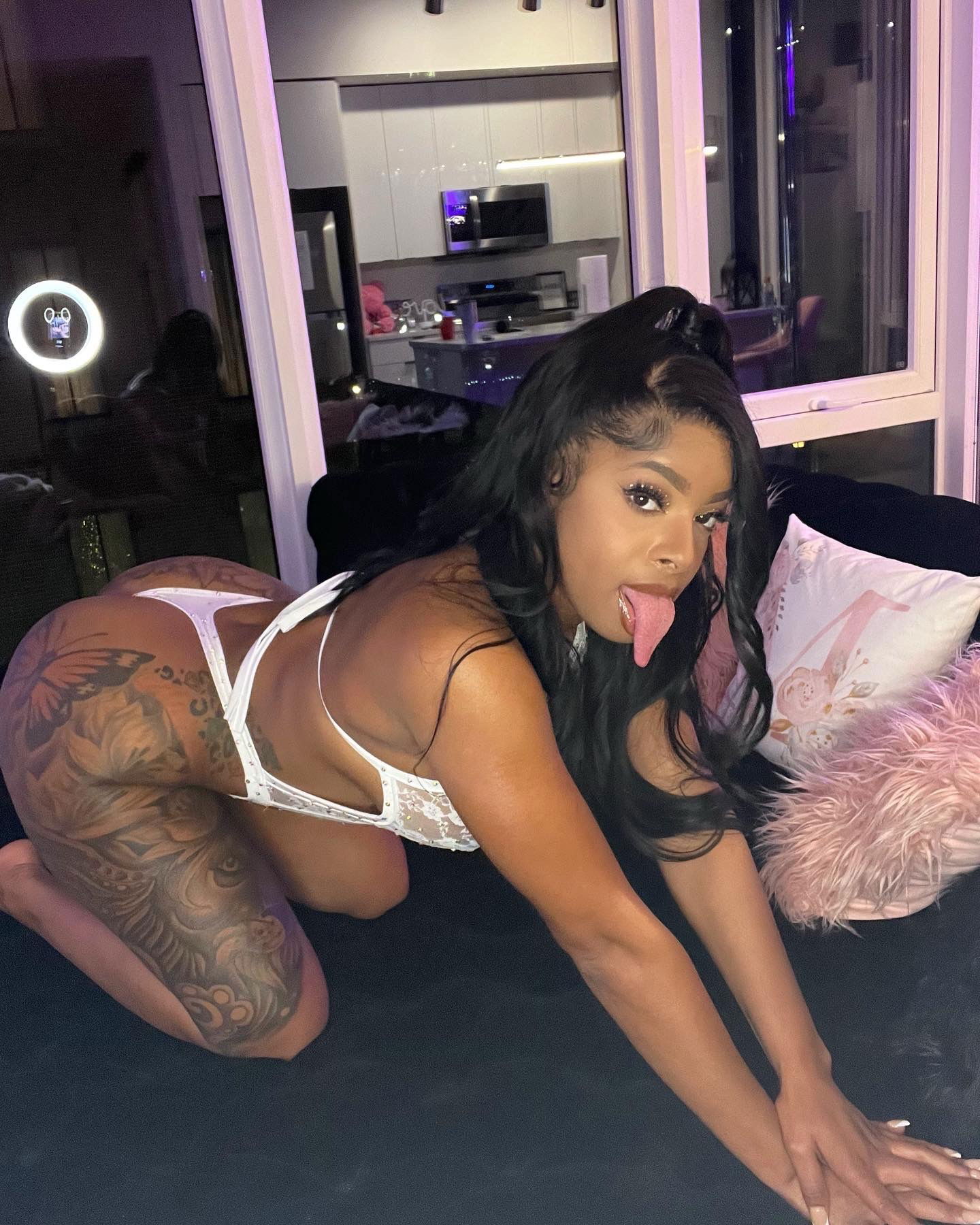 Mia Mercy's avatar