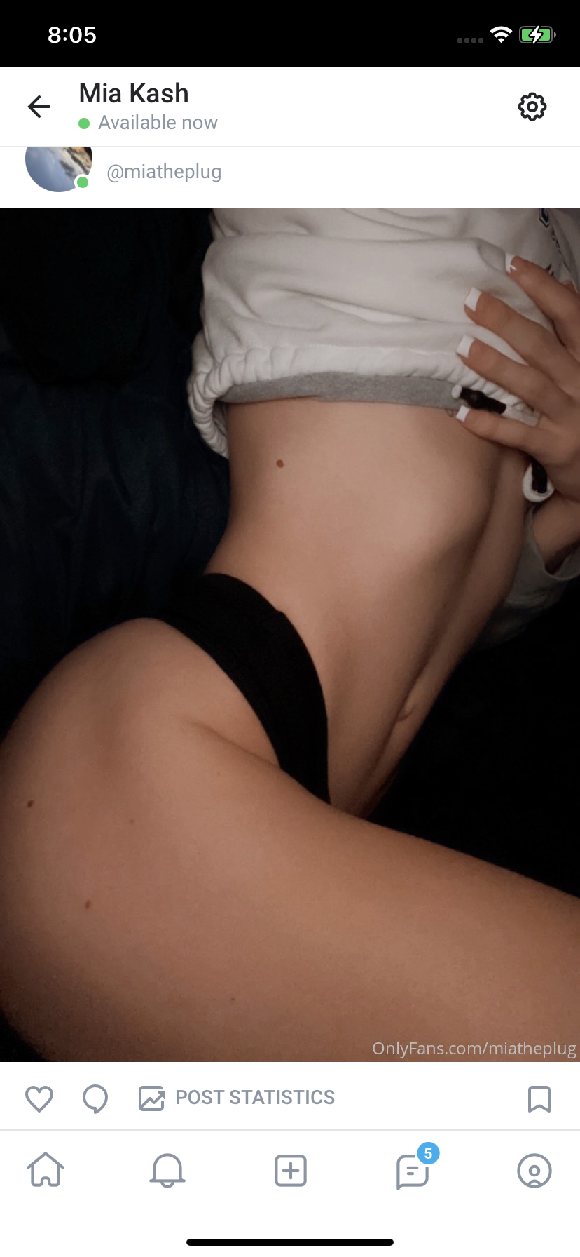 Mia Kash's avatar