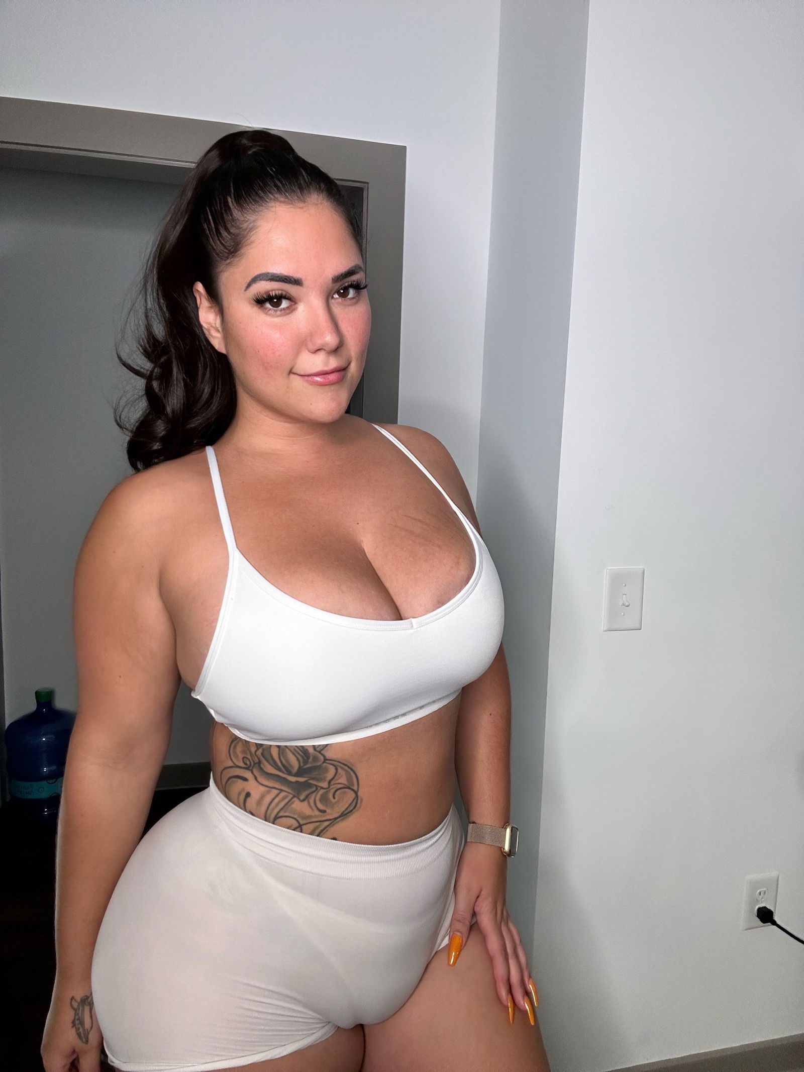 Mila Valentina's avatar