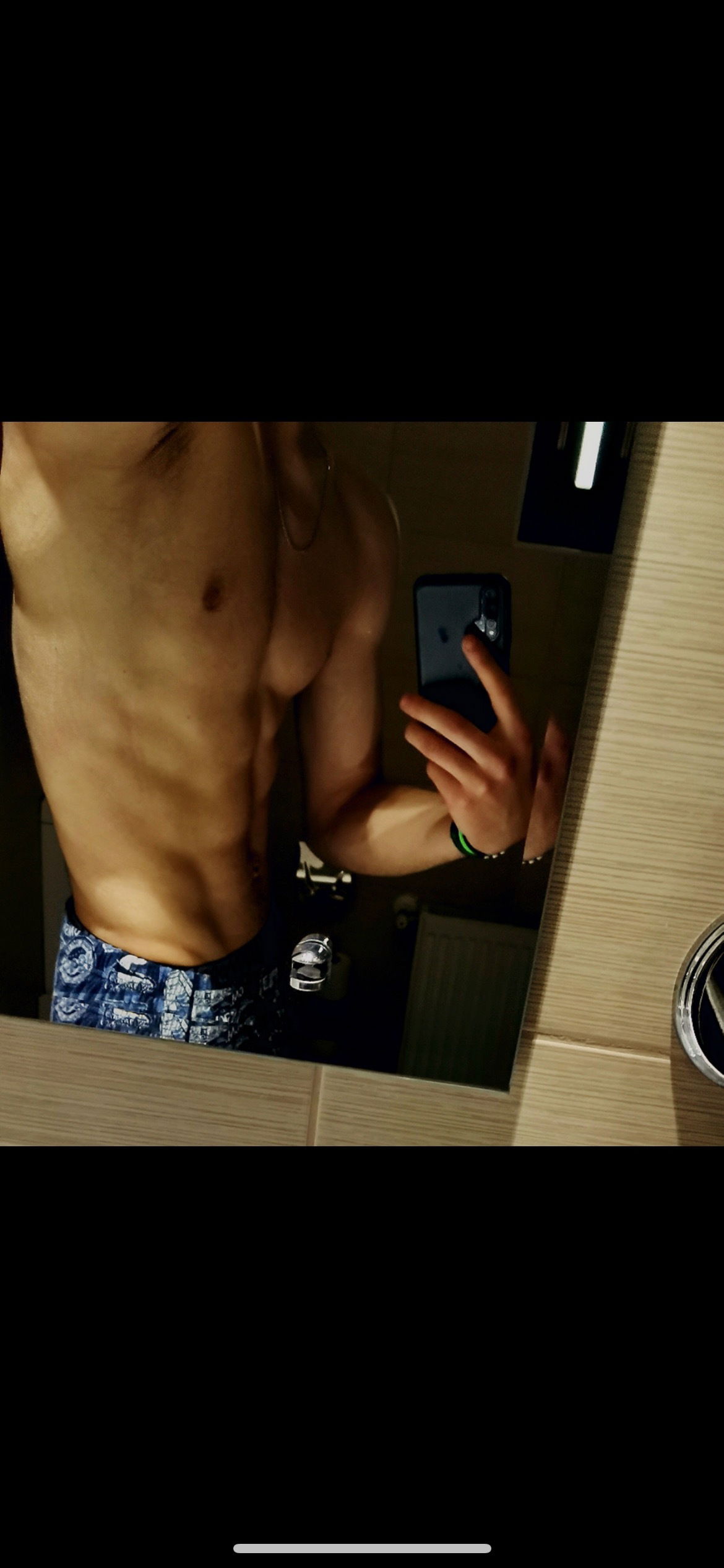 69_h._.boy_69's avatar