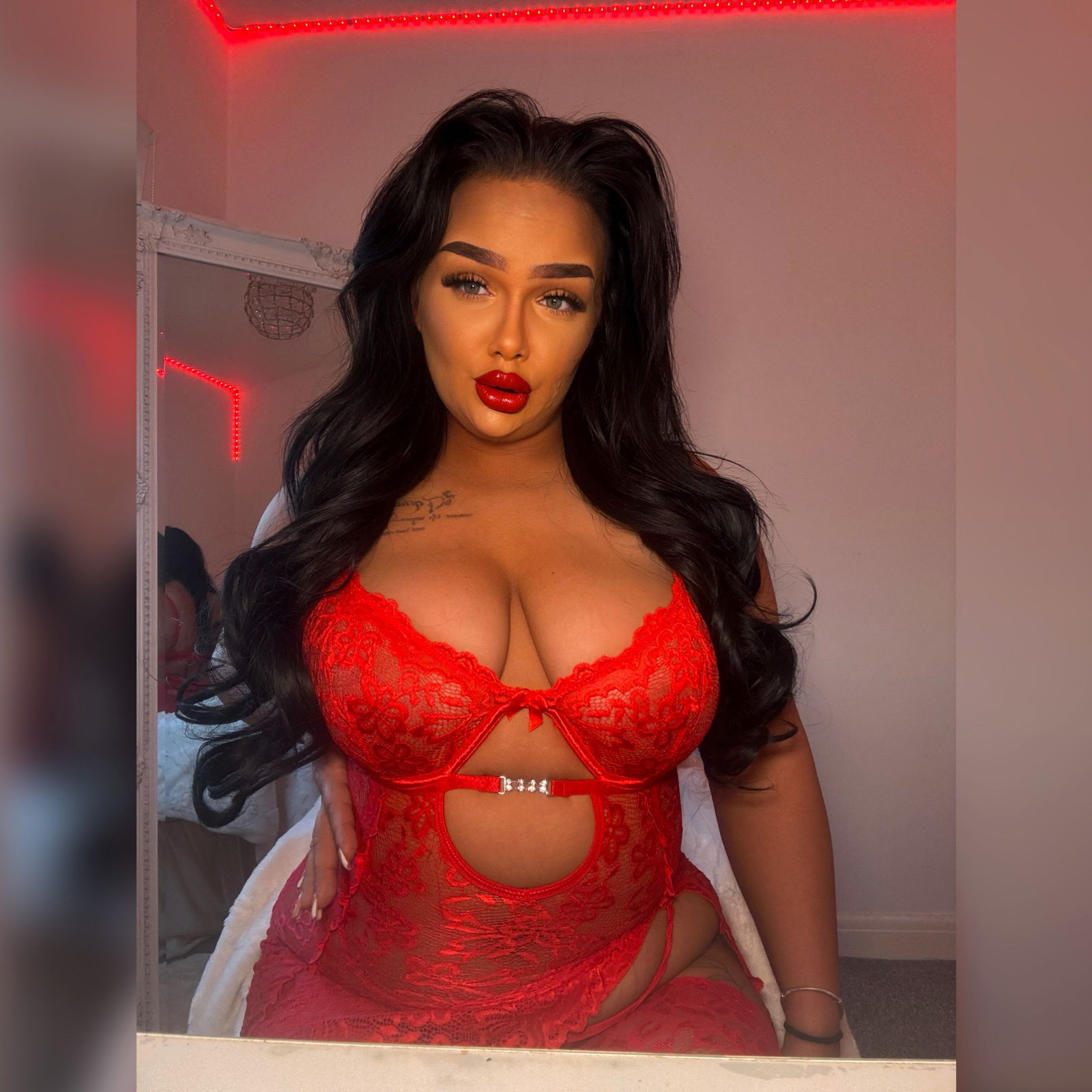 𝐋 𝐈 𝐕 𝐕.. ❣️