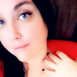 Miss SnuggleBuns's avatar