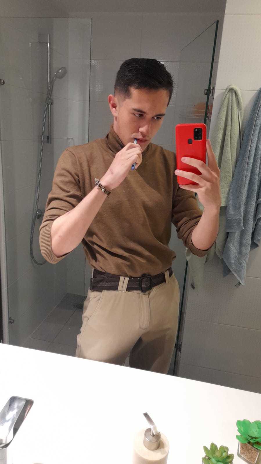 Miguel Maya's avatar