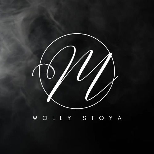 MOLLY STOYA 💋