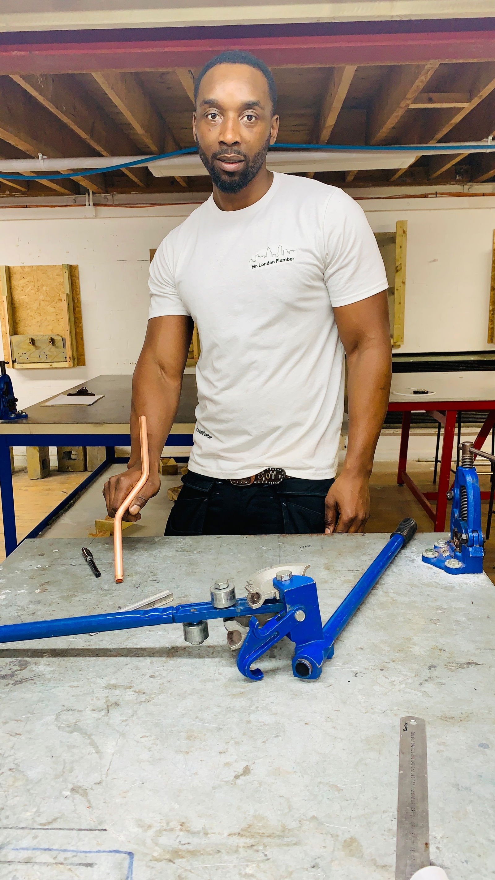 MR LONDON PLUMBER's avatar