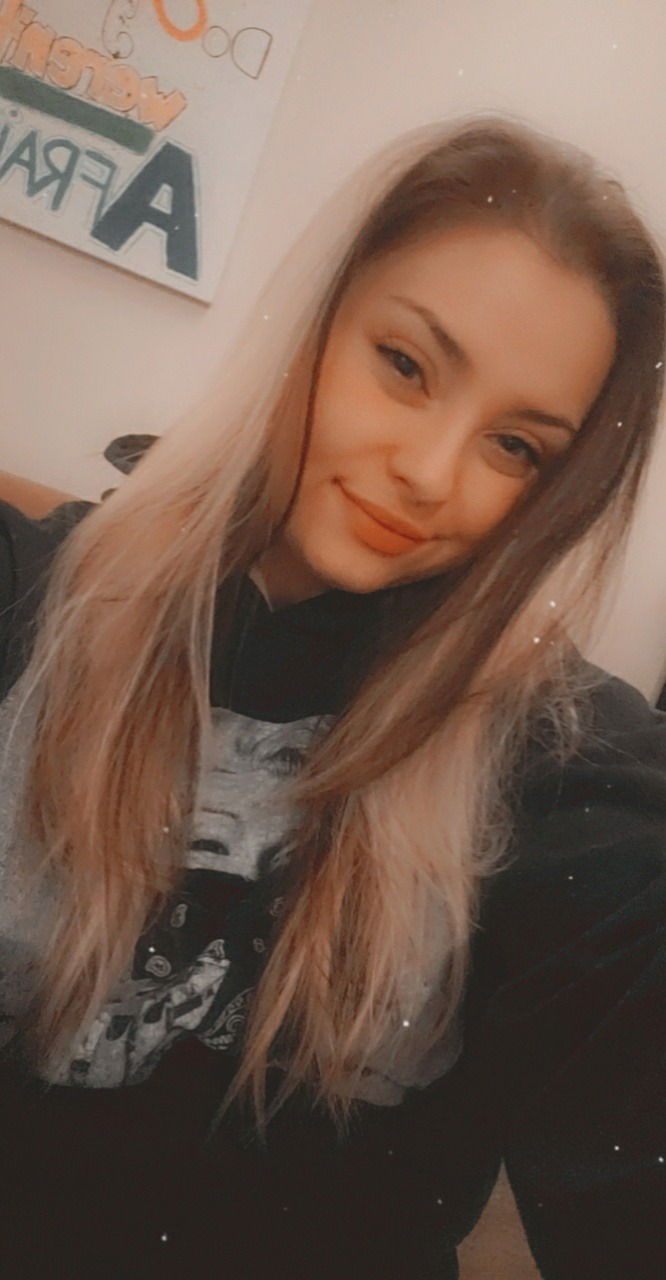 Ms. Scarlett's avatar
