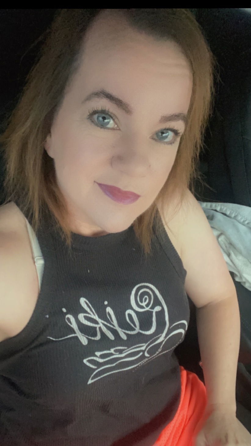 Ms Amanda