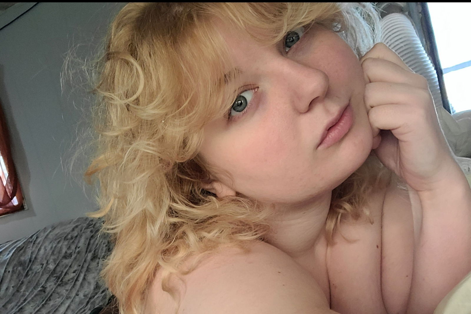 Ms katie mae's avatar