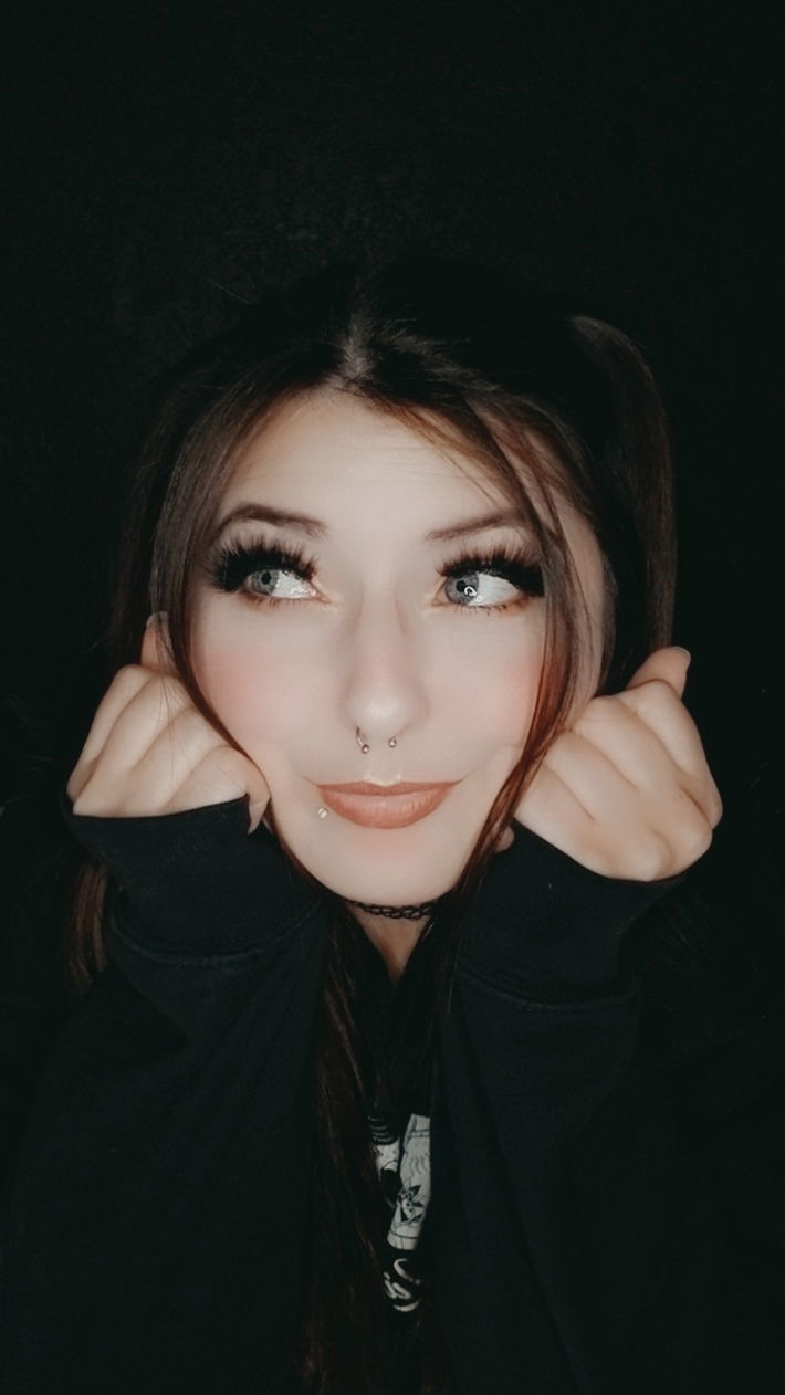 Ashley Kay's avatar