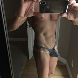 muscleinathong's avatar