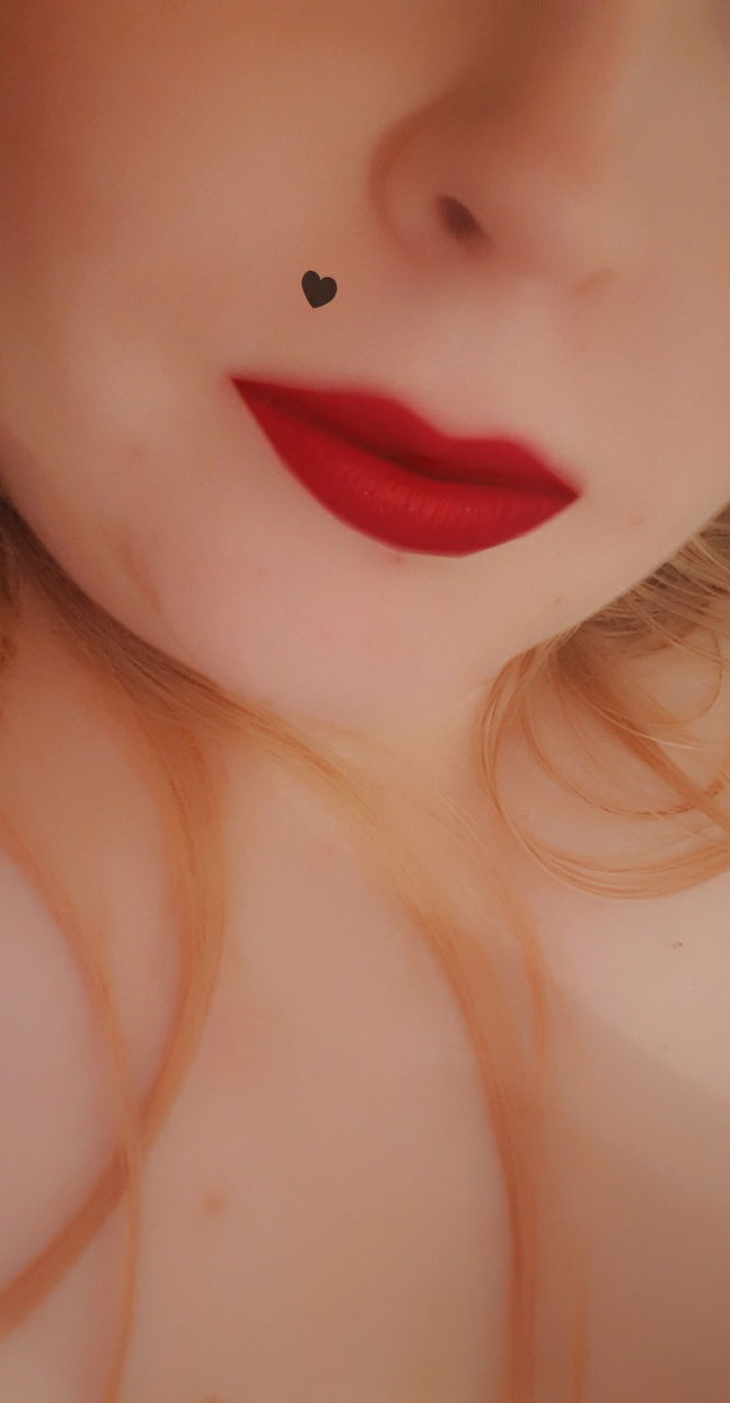 Naked-girl's avatar