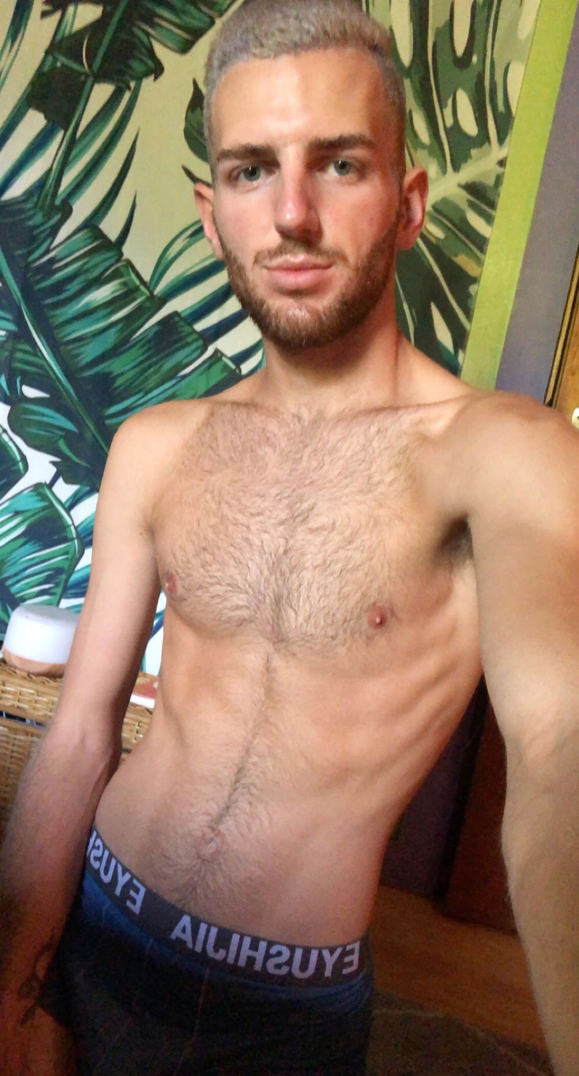 nakedboi's avatar