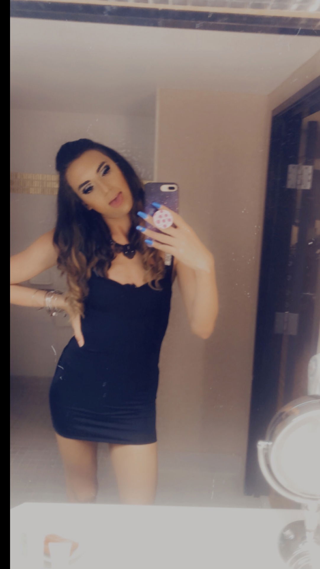 Khloe Estrella's avatar