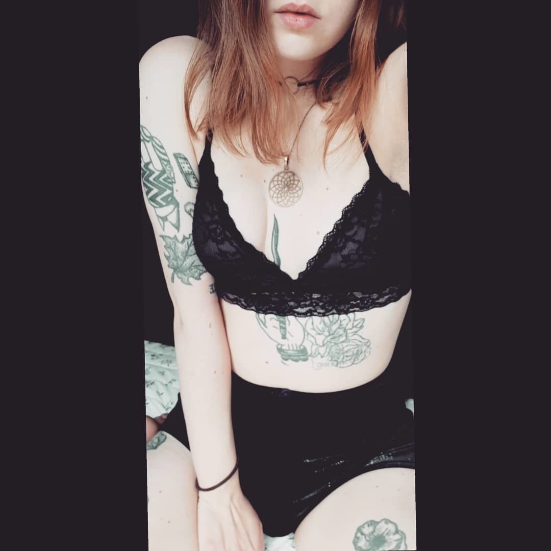 Mathilde 🍒💣🍷's avatar