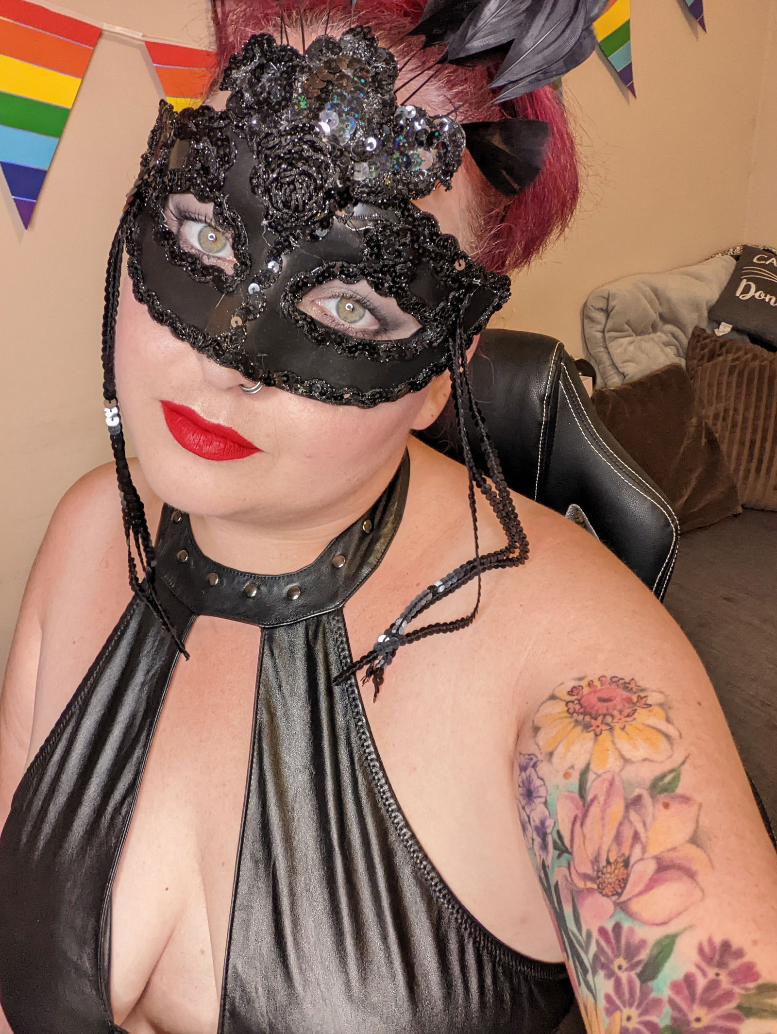 NAUGHTY-ROBYN's avatar