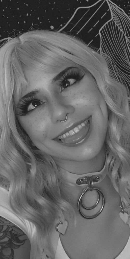 emo princess aurora's avatar