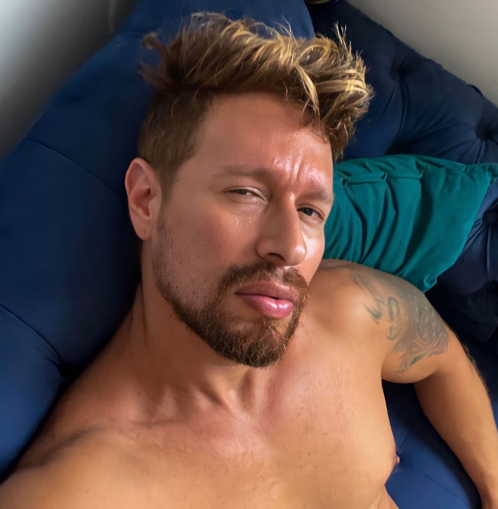 Neomax's avatar