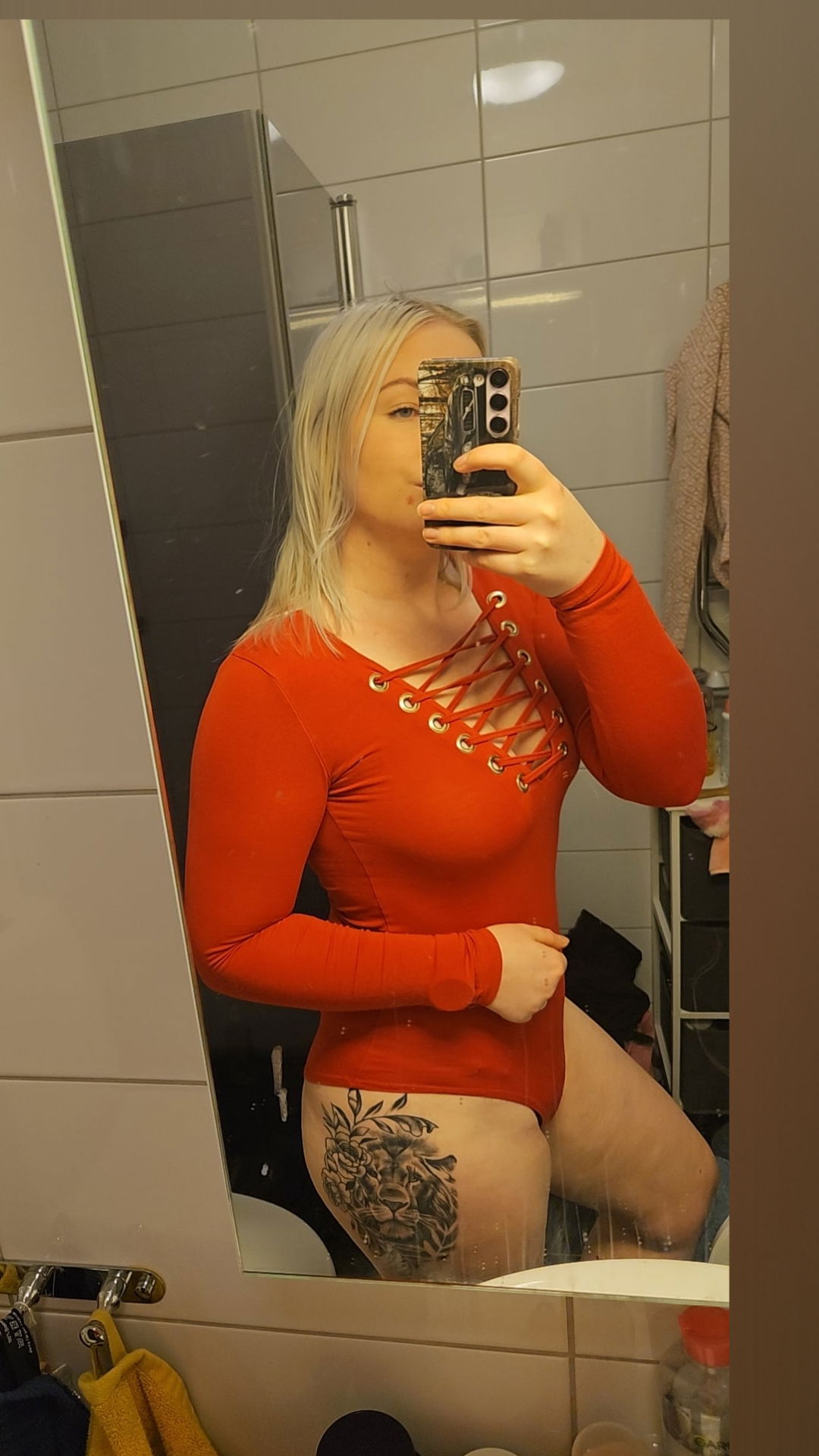 Nini9818_VIP's avatar