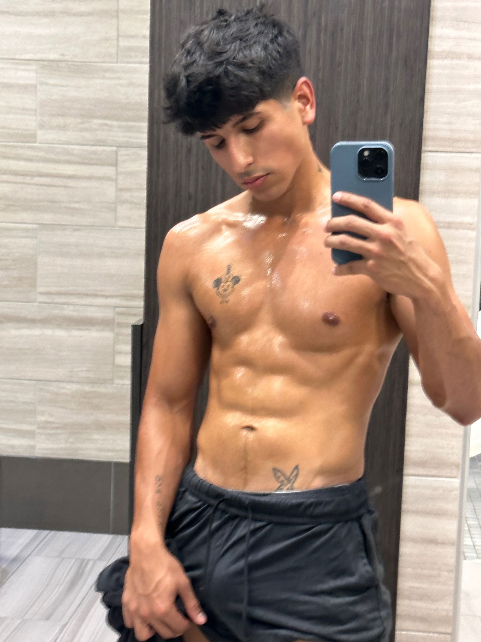 Noah Foxxx's avatar