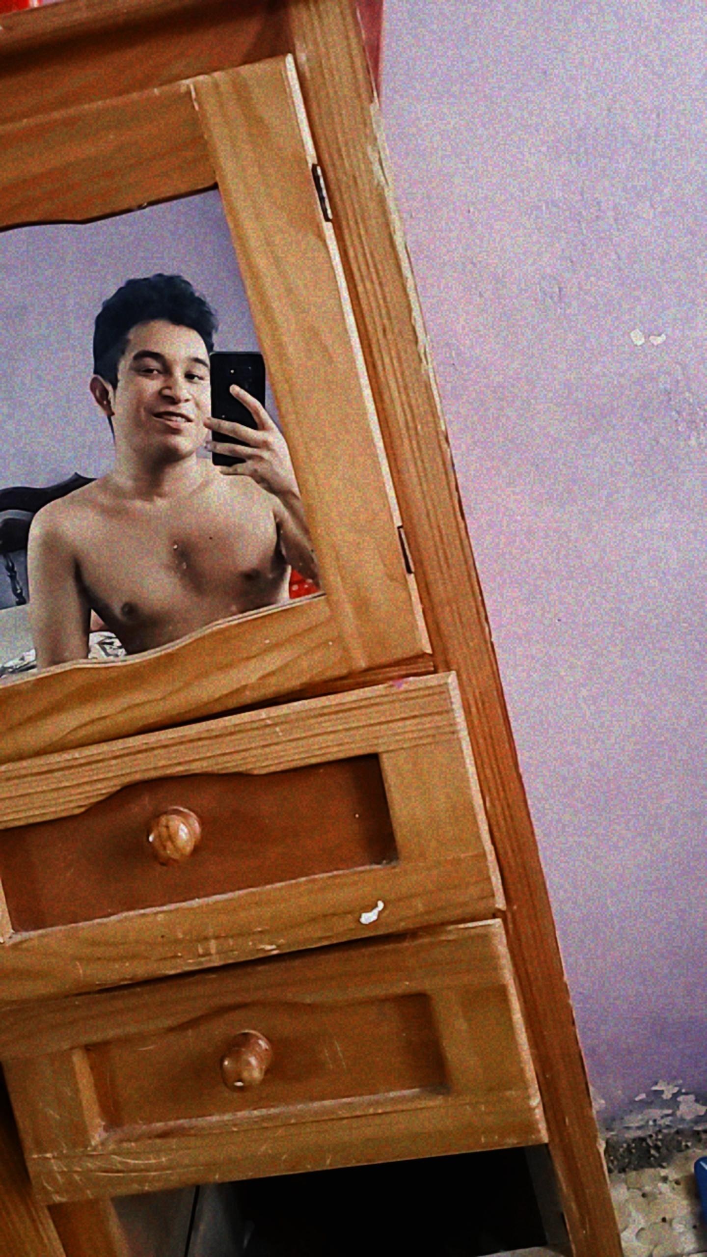 noe larios's avatar