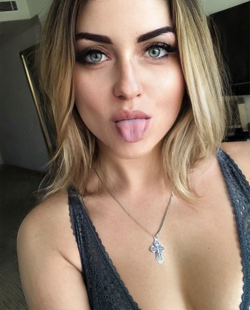 HOTBTCHH's avatar
