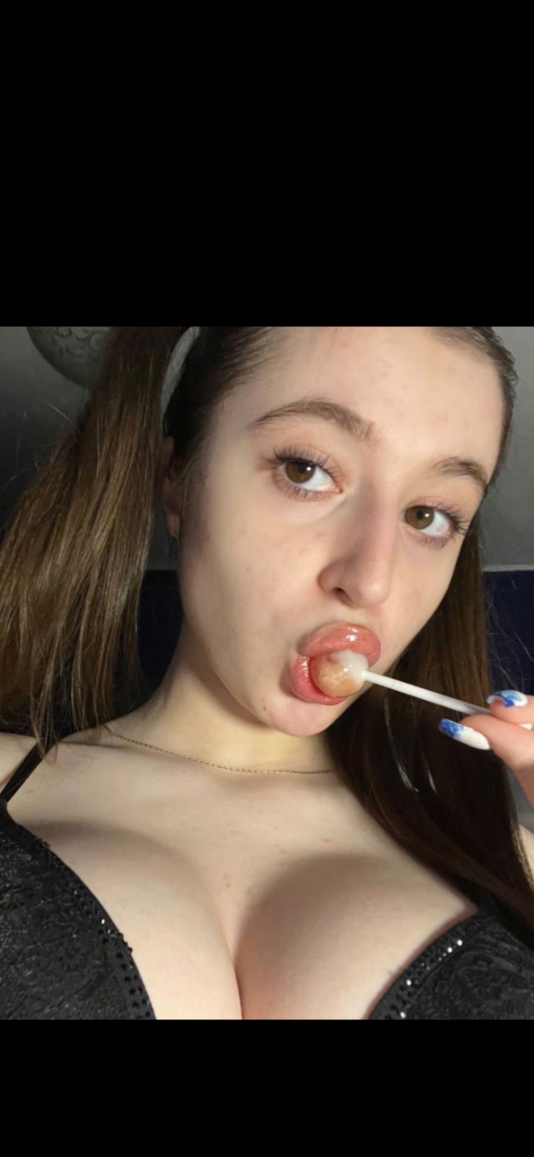 Olivia Ava's avatar