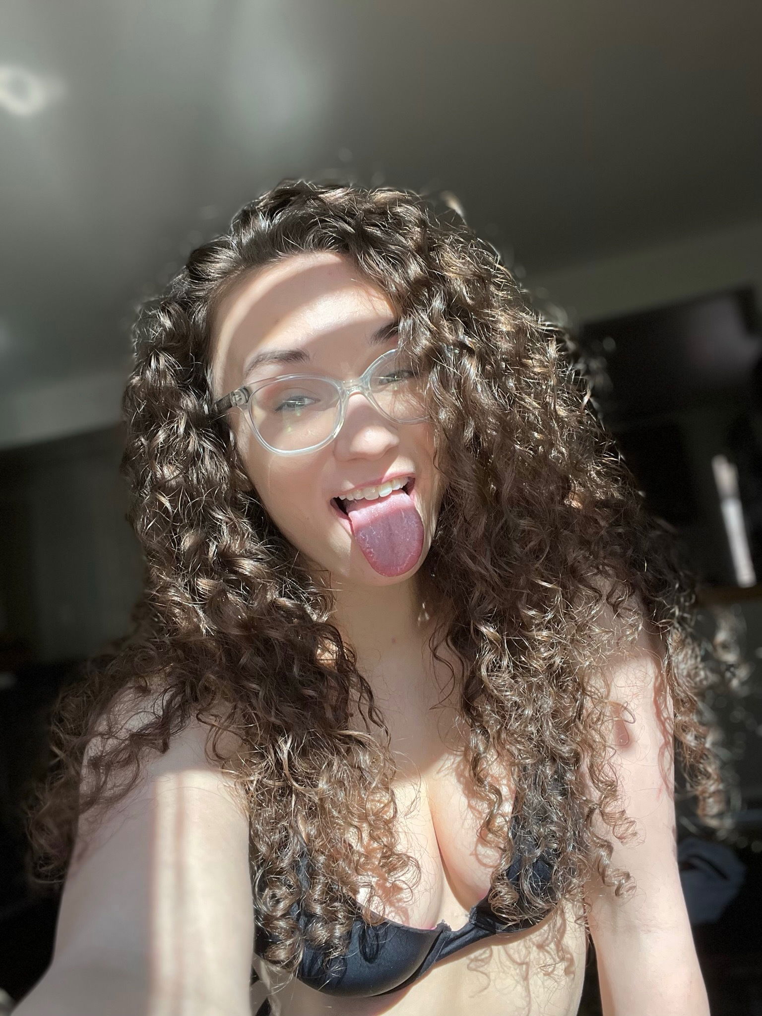 OLIVIA LETTER's avatar