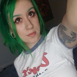Olivia Moe's avatar