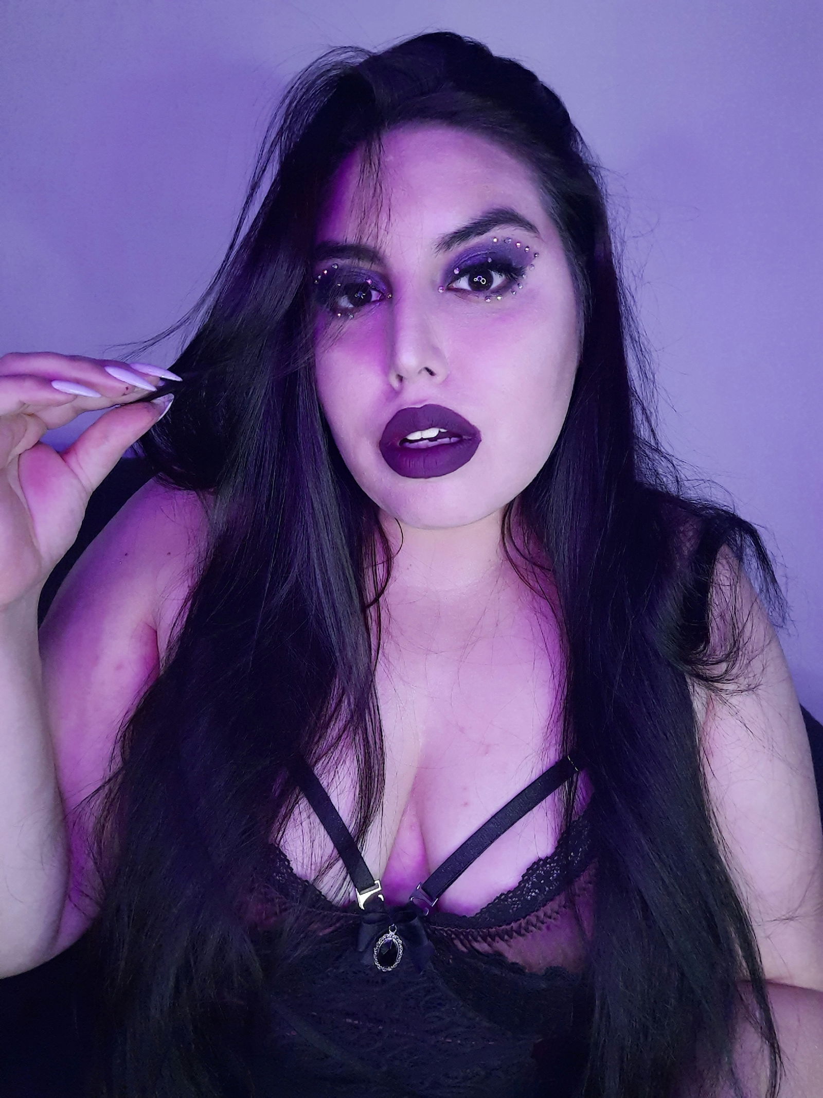 𝕺𝖑𝖎𝖛𝖎𝖆 𝕹𝖆𝖕𝖔𝖑𝖎 👠 𝕯𝖊𝖊𝖕 𝖙𝖍𝖗𝖔𝖆𝖙 𝖖𝖚𝖊𝖊𝖓