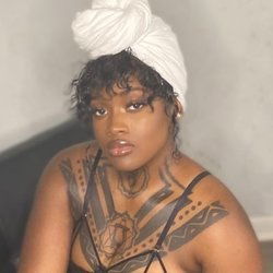 Goddesx Golden's avatar