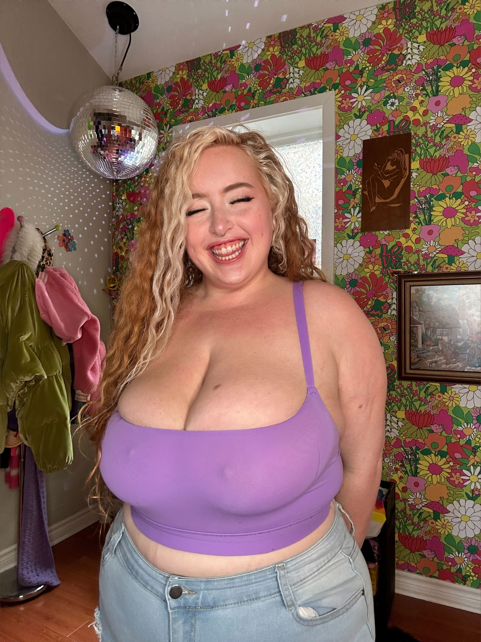 Gwen Adora 🍒 FREE's avatar