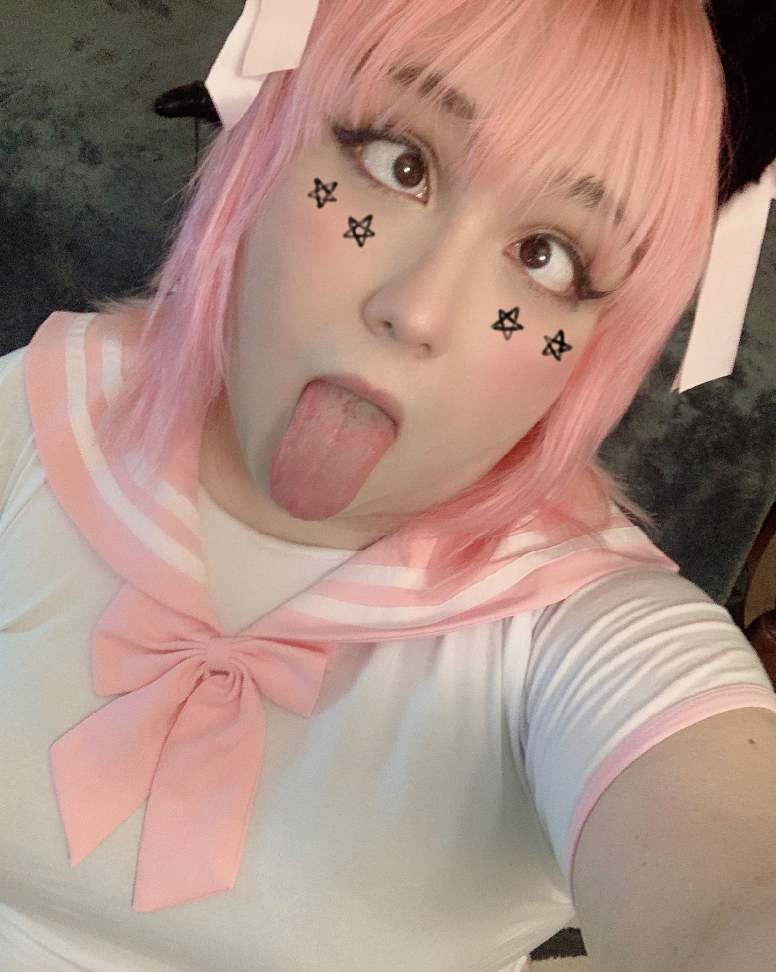 Lili Moon's avatar