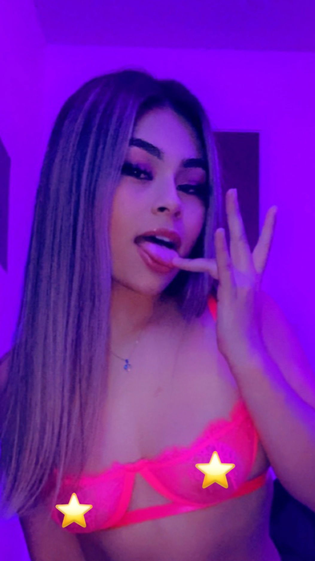 Mari 🍒's avatar