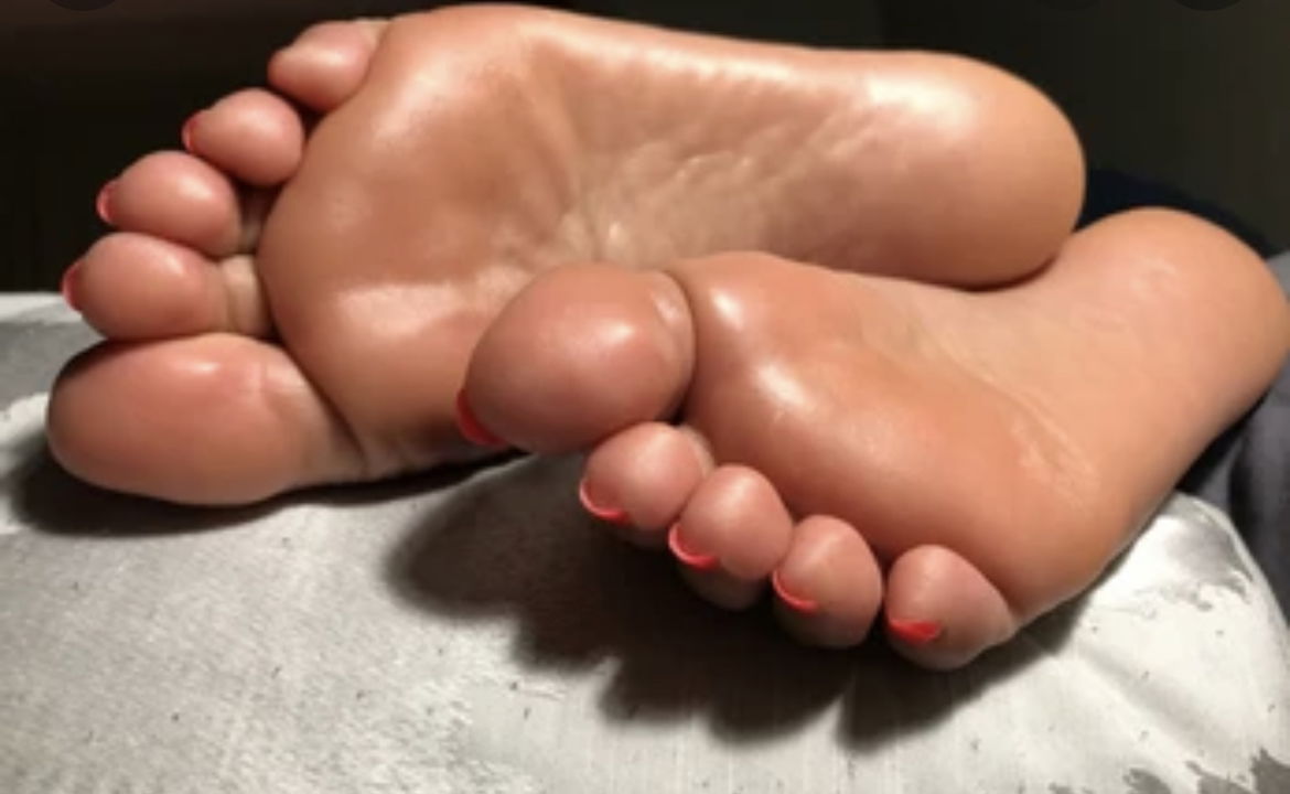 Petite Feet's avatar