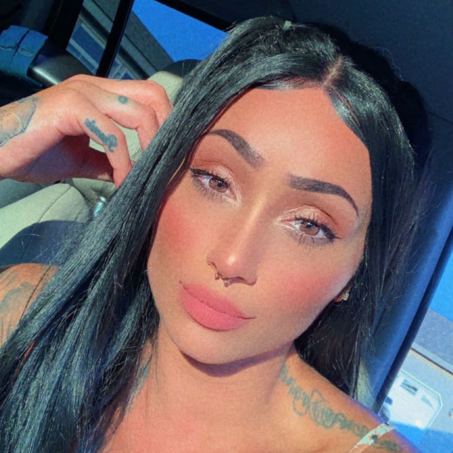 Playful Peeking 🤭's avatar