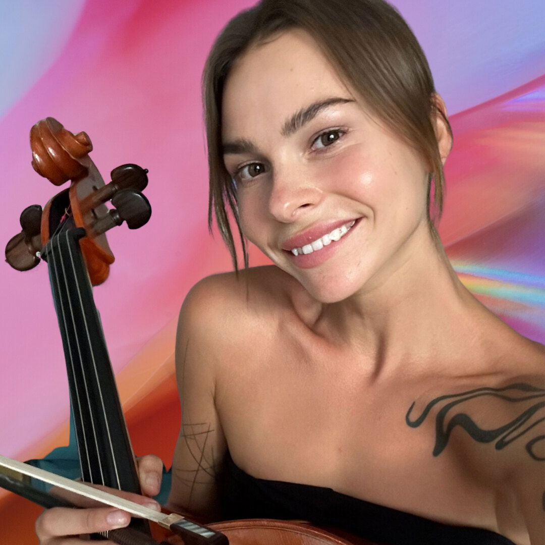 Poly Luna 🎻  prof cellist