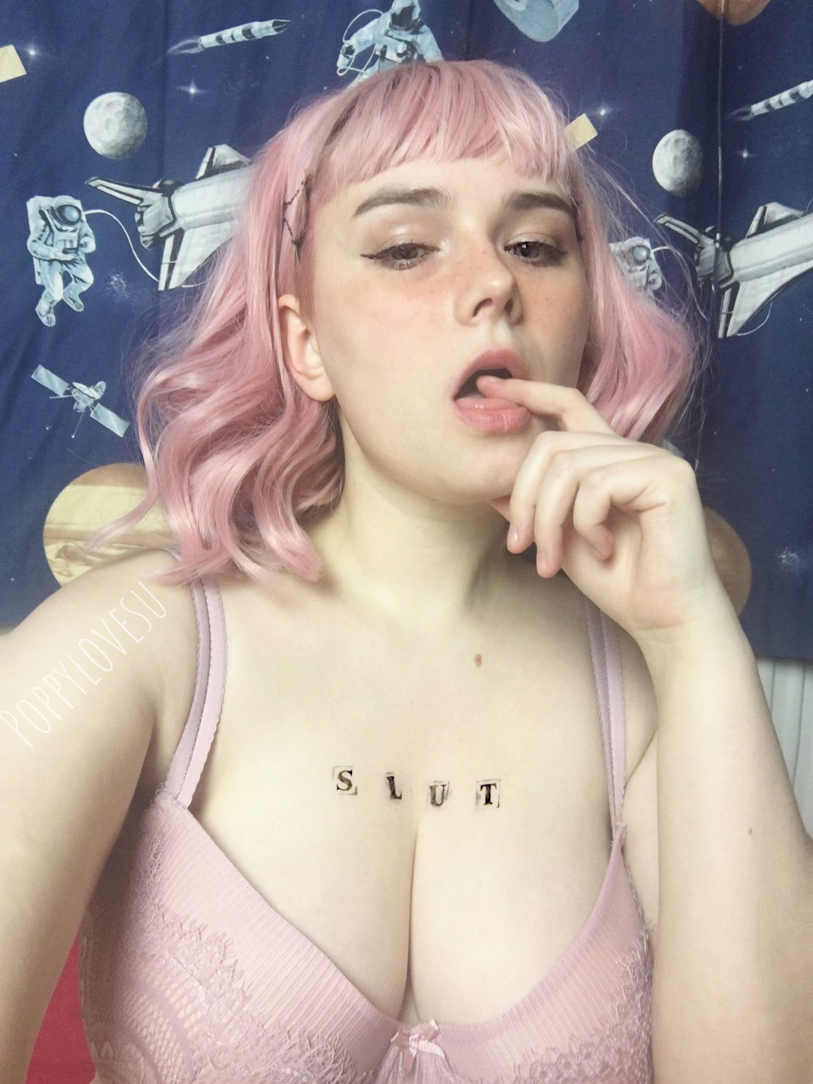 Poppy's avatar