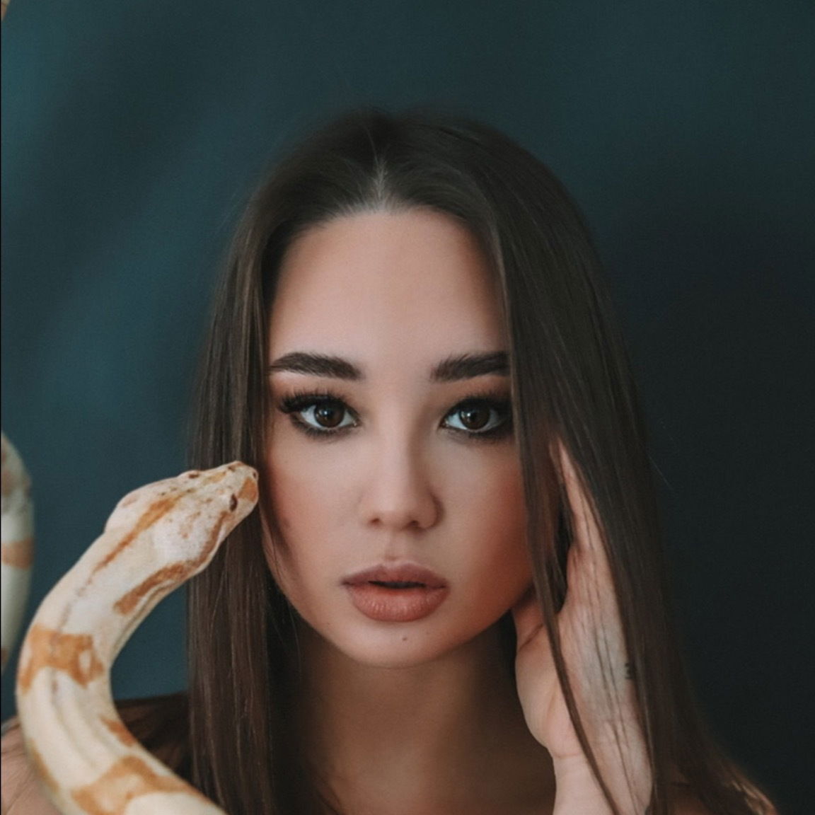 PRETTY MARY's avatar