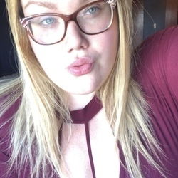 prettyblondebbw's avatar