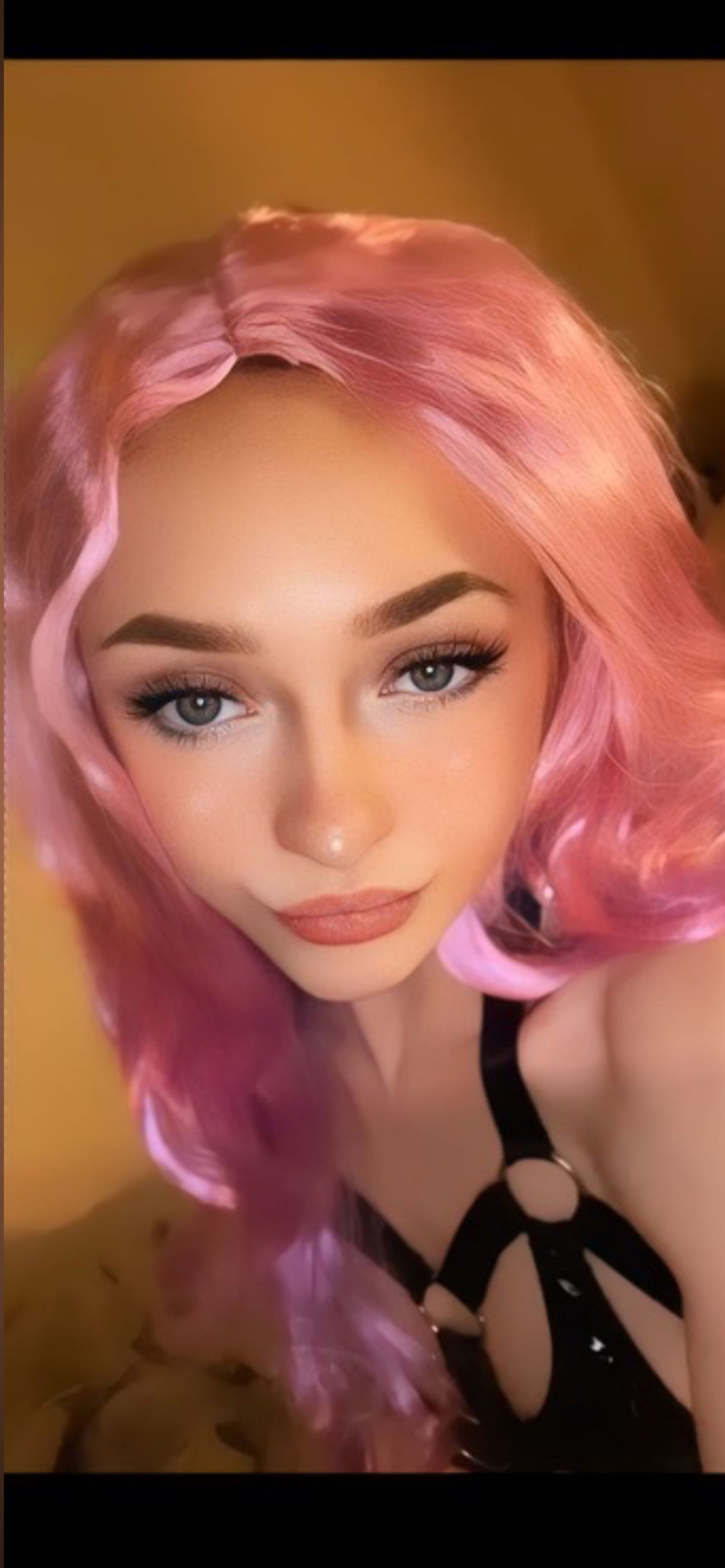 Estelle Rose🌹's avatar