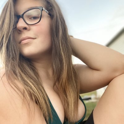 Queen Lola's avatar