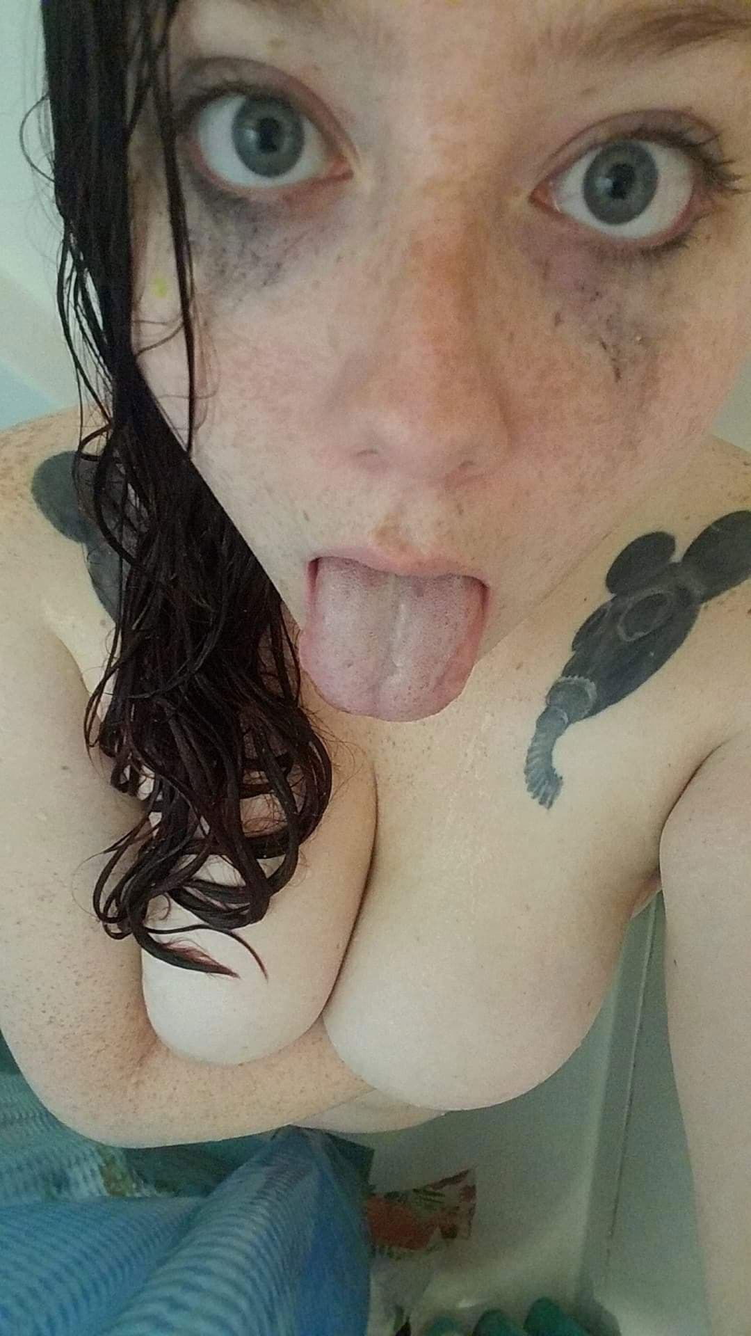 Queen Mortom's avatar