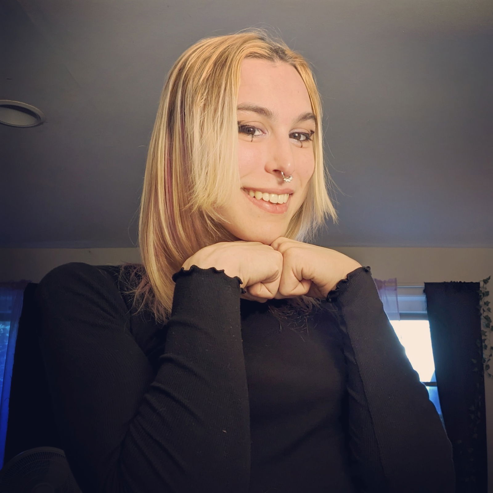 Vivvy 💜's avatar