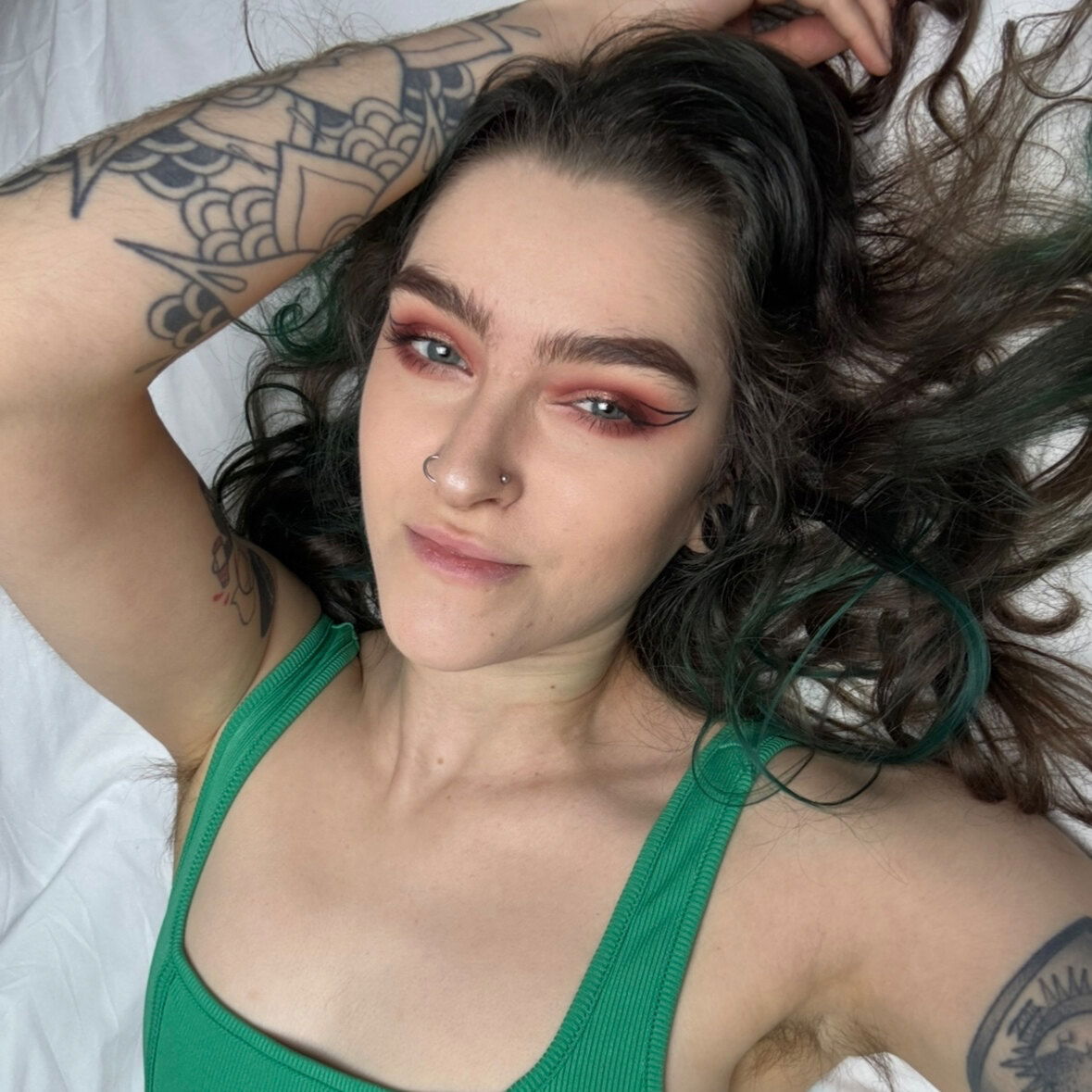 Rae ✨ free's avatar