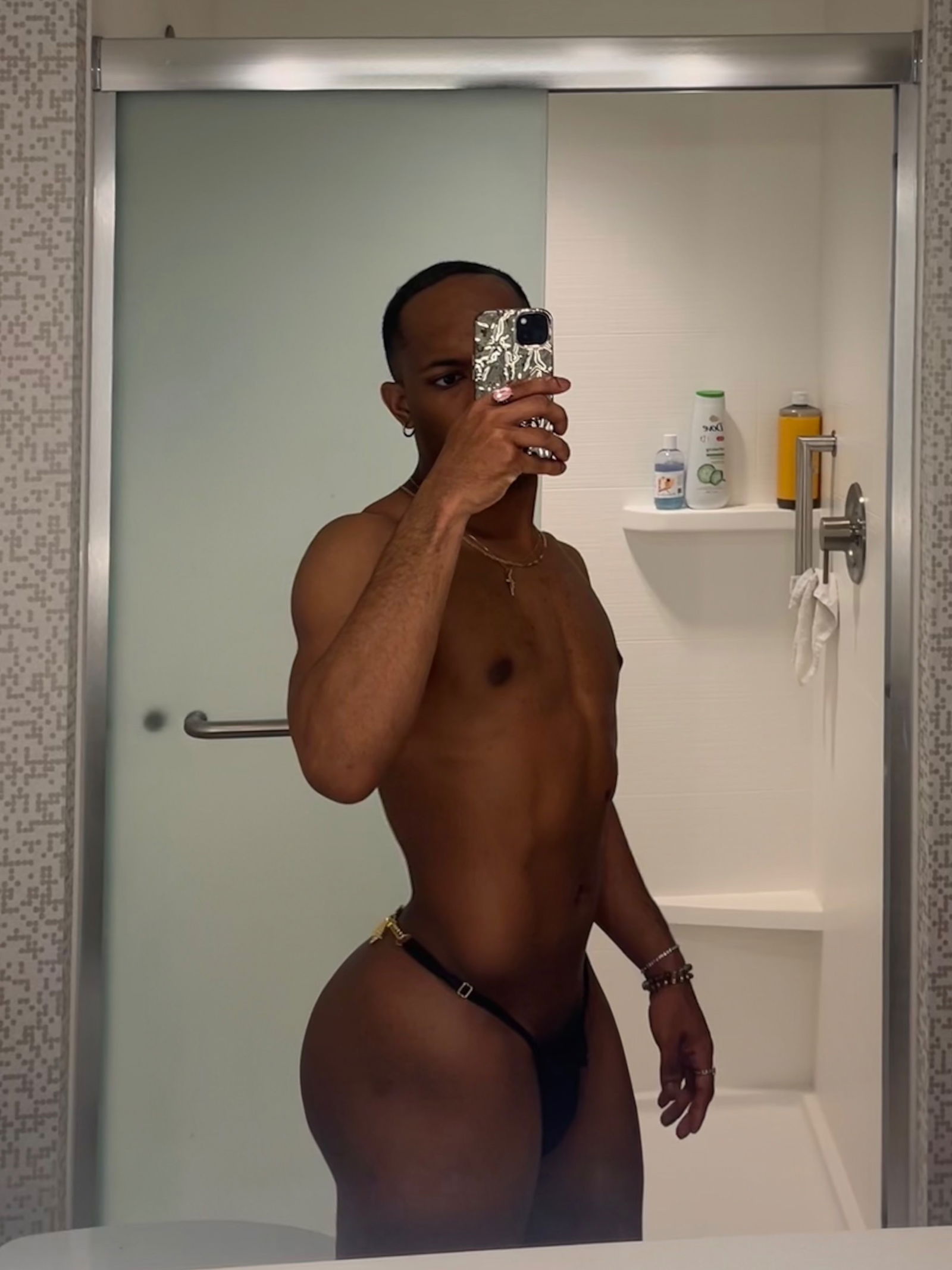 Hillary Banks🥂's avatar