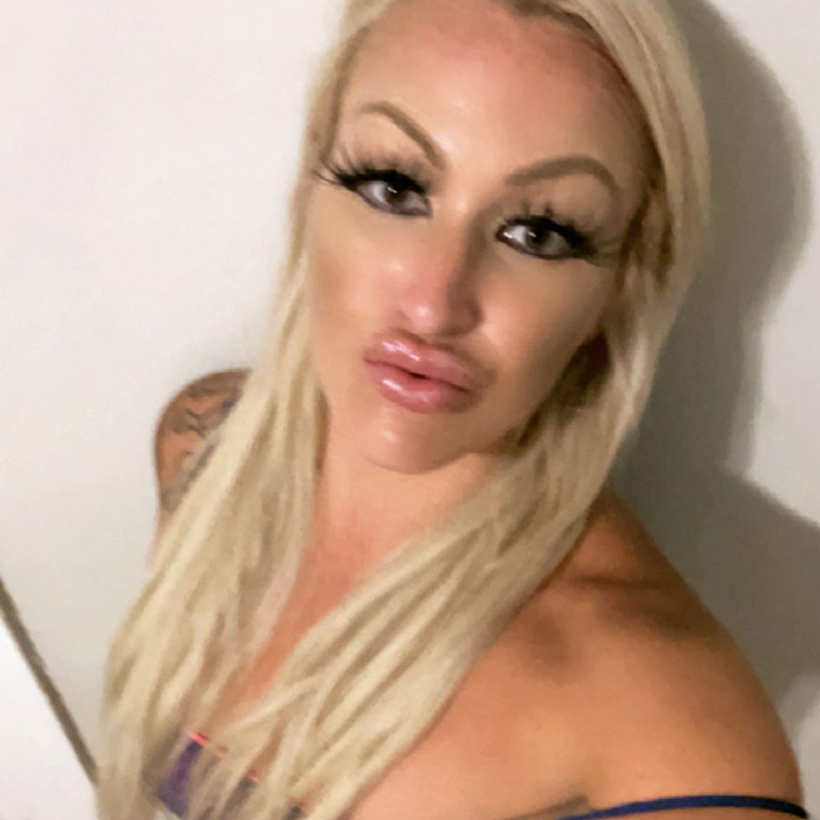 Riley storms's avatar