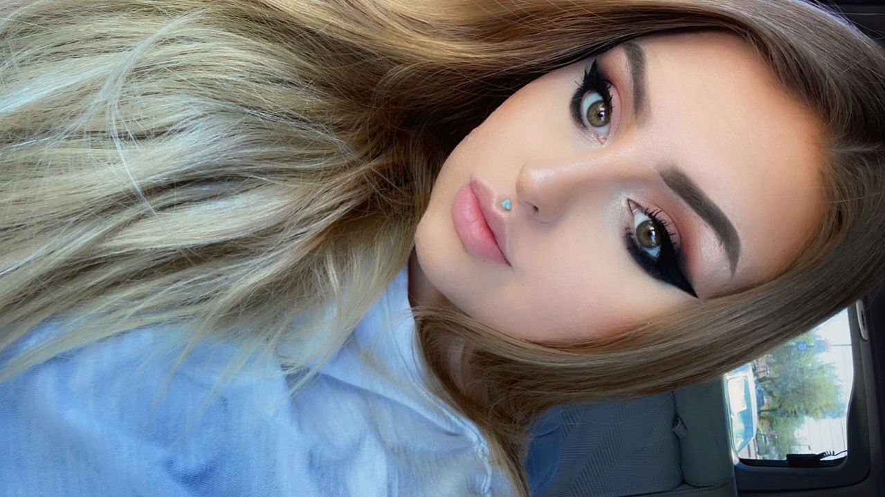 Rini Mae's avatar