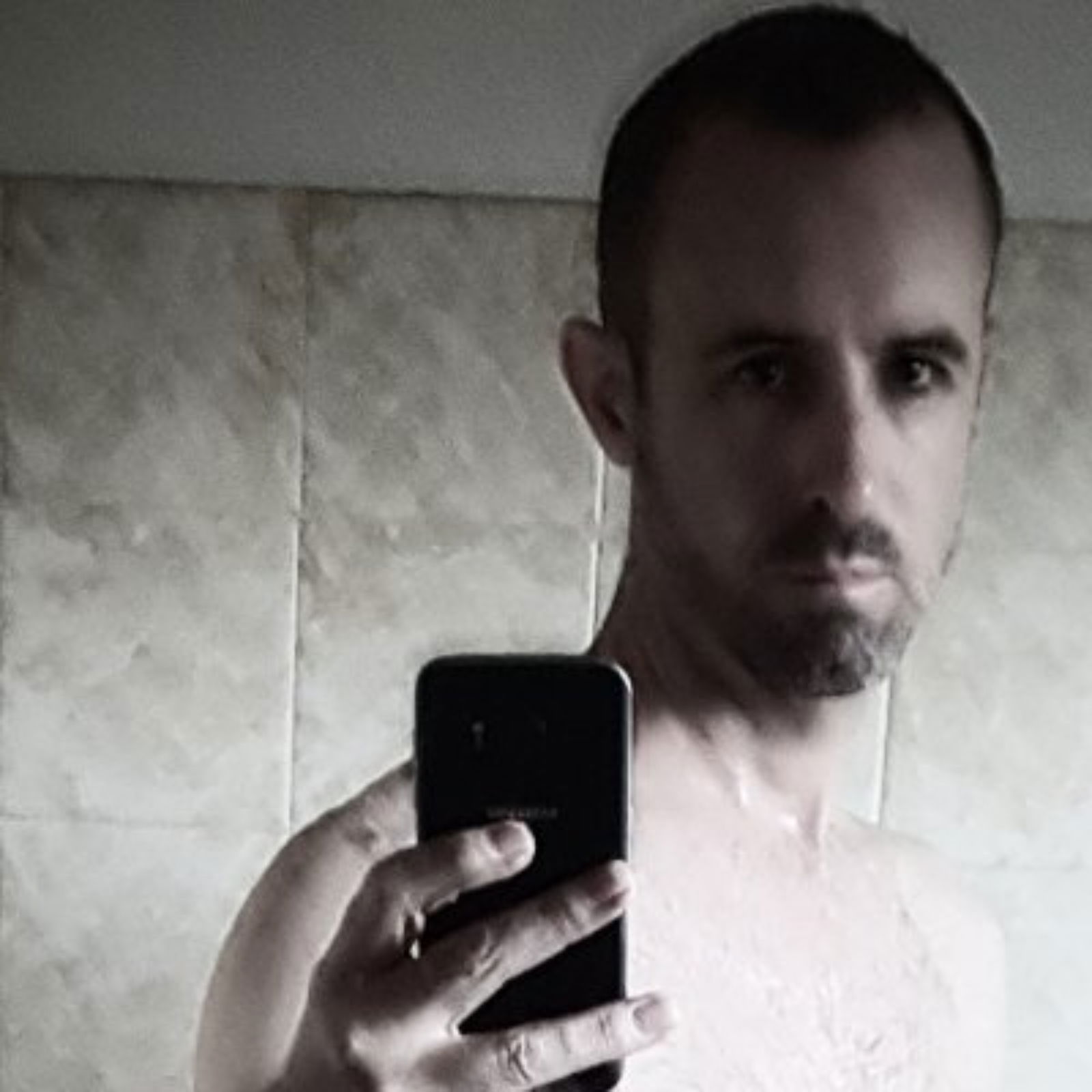 R_naughty's avatar