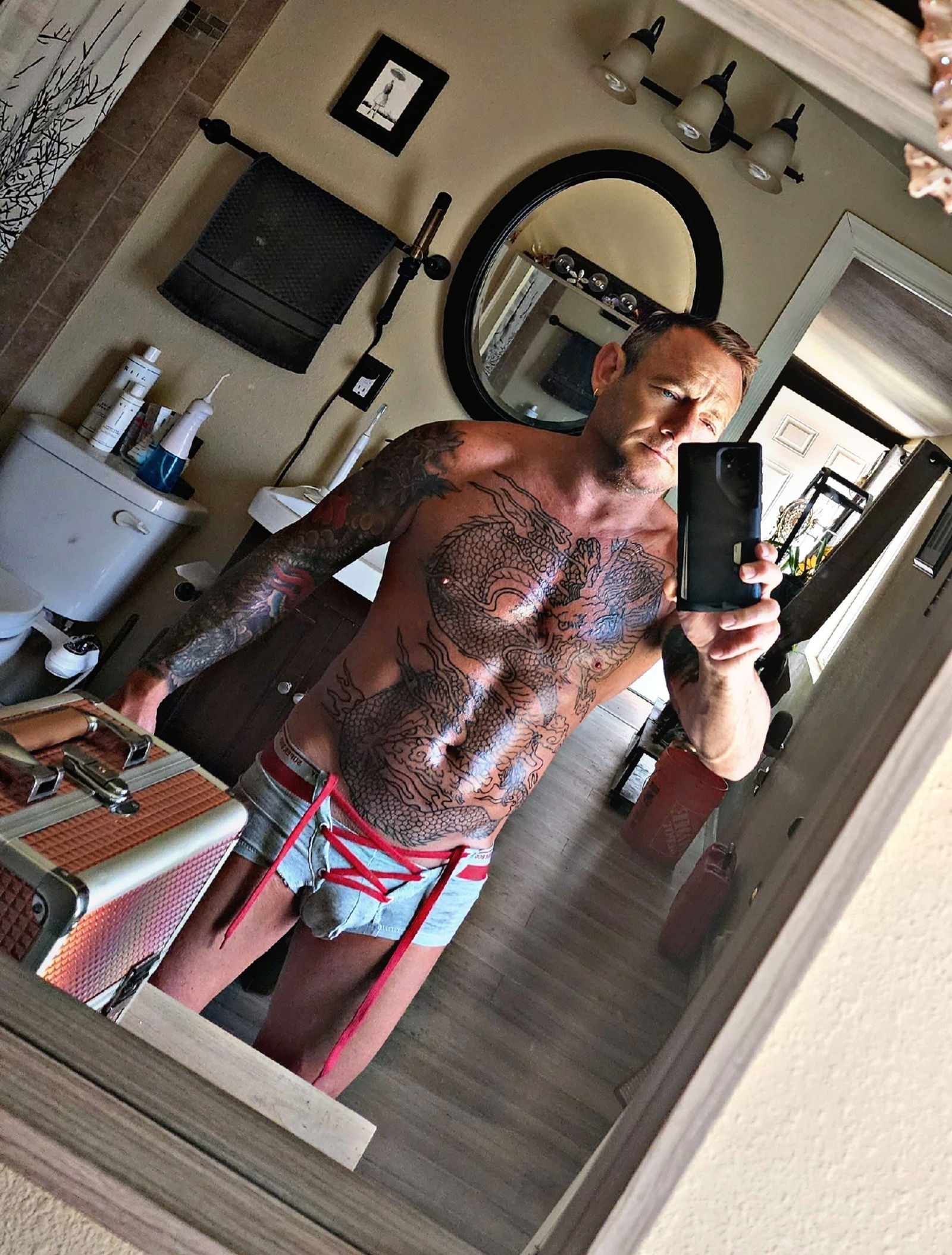 Romeo Uncaged's avatar